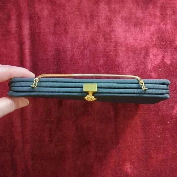 1960's HL Handbag - Picture 2 of 9